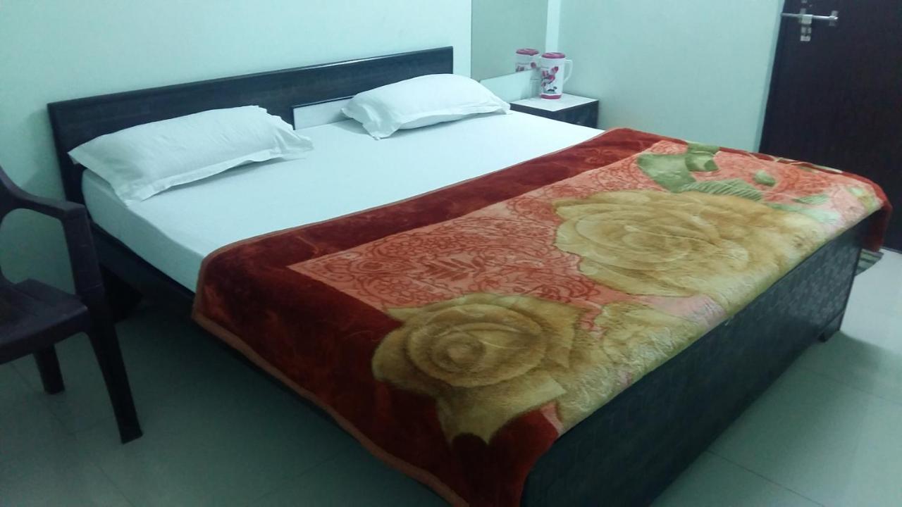 Hotel Giriraj Inn Varanasi Exterior photo