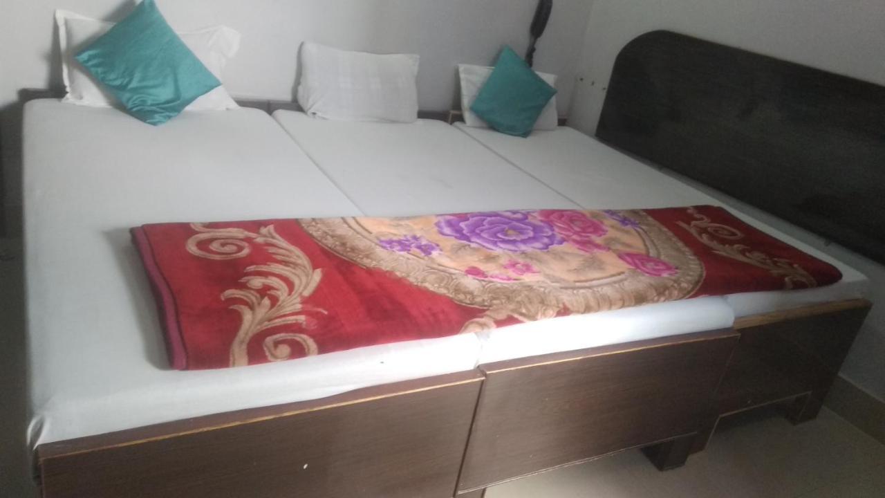 Hotel Giriraj Inn Varanasi Exterior photo